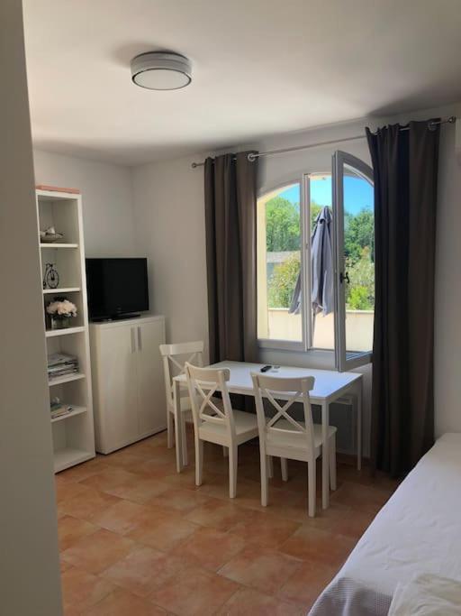Appartement Dans Bastide A Saint Remy De Provence Exteriör bild
